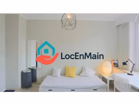 location meublée appartement 1 pièce 24 m² à saint-ouen (93400)  773 €