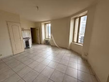 location appartement t1 à bécon-les-granits (49370) : à louer t1 / 28m² bécon-les-granits