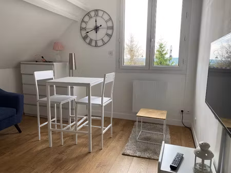 location meublée appartement 1 pièce 16.83 m² à versailles (78000)  814 €