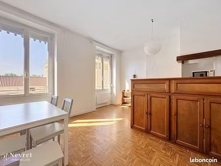 appartement 2 pièces 52 m²