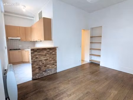 métro hoche | studio | 25 4m2 | rez-de-chaussée |