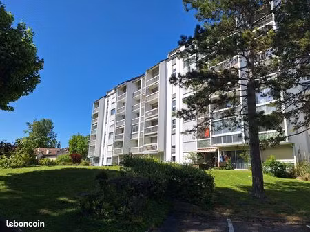 joli t1 dans résidence avec ascenseur et parking extérieur privatif à proximité du port du