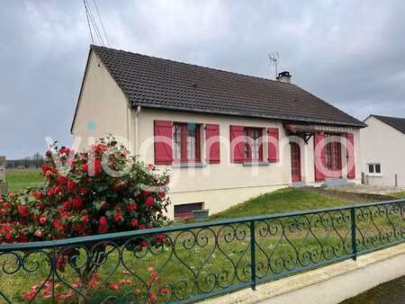 vente maison viager à requeil (72510) : à vendre viager / 115m² requeil
