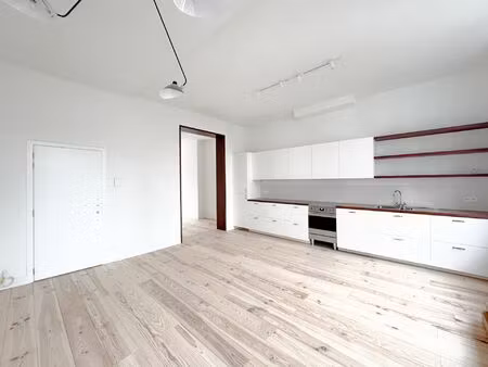 appartement à louer avec 3 chambres   saint-gilles (vbe30445)