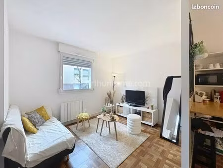 studio 1 pièce 33 m²