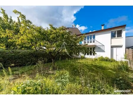 maison 7 pièces 106 m²