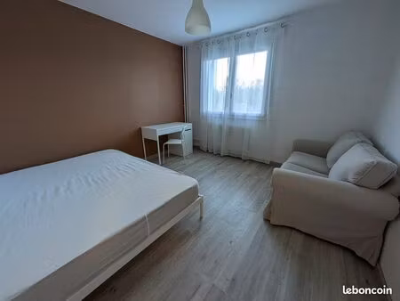 appartement meublé à fontaine  environ 30 m²  à proximité immédiate du tram a