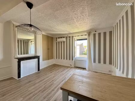 studio 1 pièce 27 m²