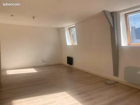 a louer t2 terrasse 800 m metro gare tourcoing