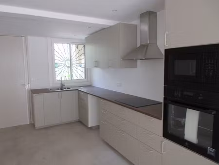 location maison 4 pièces 85 m² à marseille 8ème (13008)  2 070 €