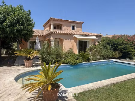 location meublée villa 3 pièces 96 m² à chateaurenard (13160)  1 782 €