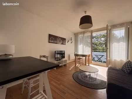 studio 1 pièce 33 m²