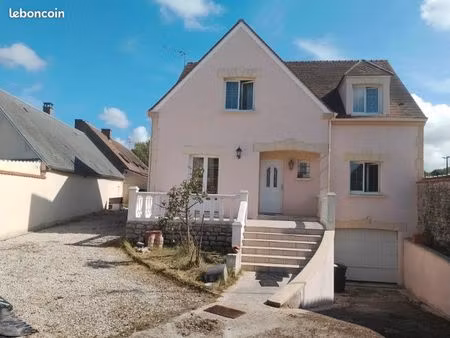 loue belle maison récente. 180 m²  env. quinzaine mn d'angerville ou chartres ..
