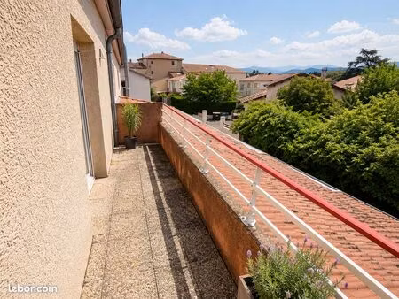 studio avec grand balcon et parking – centre craponne