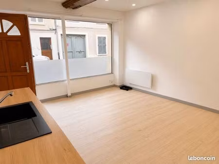 charmant f2 rénové au cœur de crécy-la-chapelle