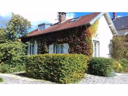 location maison fleurines