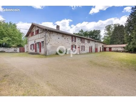 maison 9 pièces 270 m²