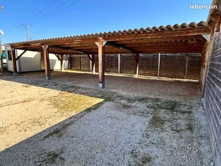 terrain couvert 140 m²