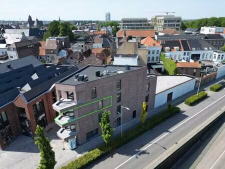 appartement moderne avec deux chambres et terrasse