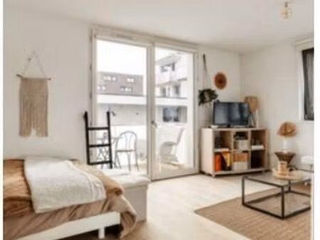 studio 1 pièce 38 m²