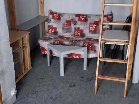 studio 1 pièce 28 m²