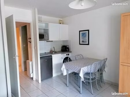 studio meublé pornichet pour etudiant   parking privé  80m mer