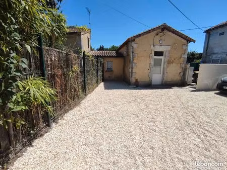 studio meublé avec extérieur - idéal étudiant ? - sillac (angoulême)