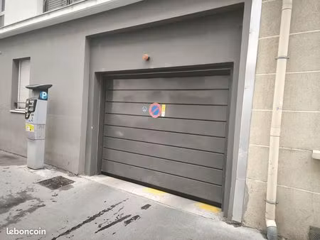parking/box 15 m² lyon