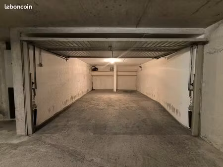 parking/box 24 m² lyon