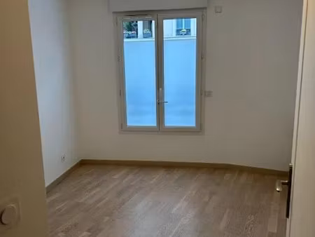 location locaux professionnels 80 m² à le plessis-robinson (92350)  600 €