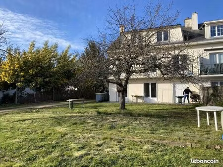 maison 5 pièces 210 m²