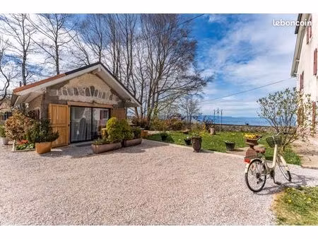 logement dans petite maison a la campagne 74500