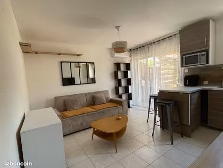 t2 meublé 32m² + terrasse 40m² · piscine · parking · 850 cc - disponible septembre 2026