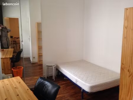 proche mairie cuisine séparée  cave libre