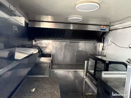 opportunité exclusive: food truck pizza en emplacement fixe numéro 1 -haut de gamme  clé e