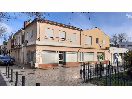location locaux professionnels à miramas (13140)  1 900 €
