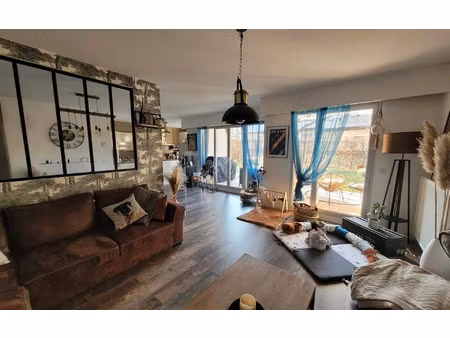 location appartement  87.05 m² t-3 à beaumont  2 000 €