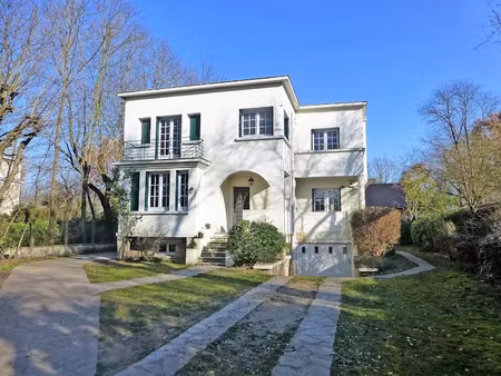 location maison 7 pièces 148 m² à le vésinet (78110)  4 127 €