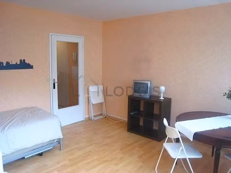 studio meublé avec ascenseur  concierge et cave
