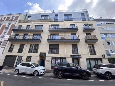 boutique à vendre occupée 4 5% de rentabilité