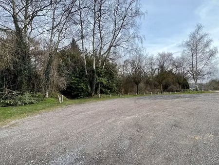 a vailly-sur-aisne  pour l'implantation d'une activité artisanale  commerciale  industriel