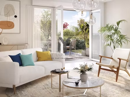 superbe duplex t3 avec grande terrasse tropezienne - cap bru
