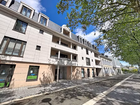 chartres - studio meublé proche place des epars