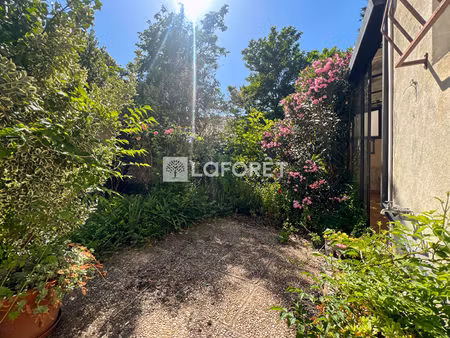 appartement t3 - rez-de-jardin avec dépendances -valence place de la paix