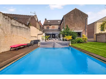 maison de ville 240 m2 avec piscine et coin spa