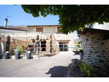 grange rénovée avec jardin