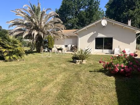 maison traditionnelle de 140 m² à grayan-et-l'hopital