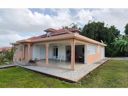 location maison  180.5 m² t-4 à lamentin  1 800 €