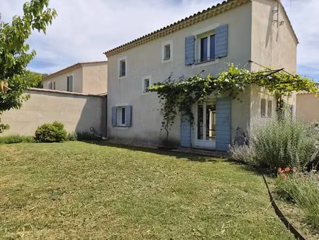 à louer – charmante villa avec jardin à saint-pantaléon