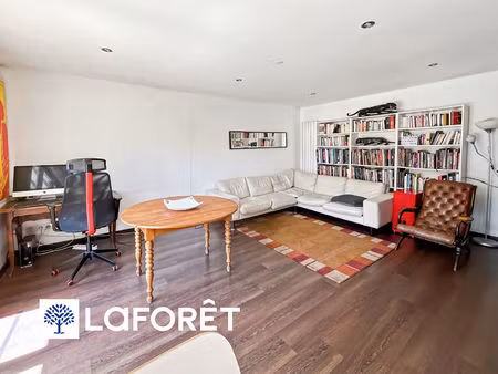 maison 5 pièces de 103m² de plain pied + dépendance sur un terrain de 426m² environ